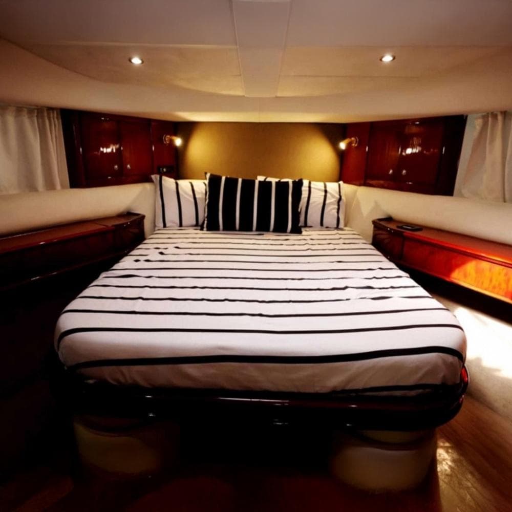 60 Ft Luxury Yacht