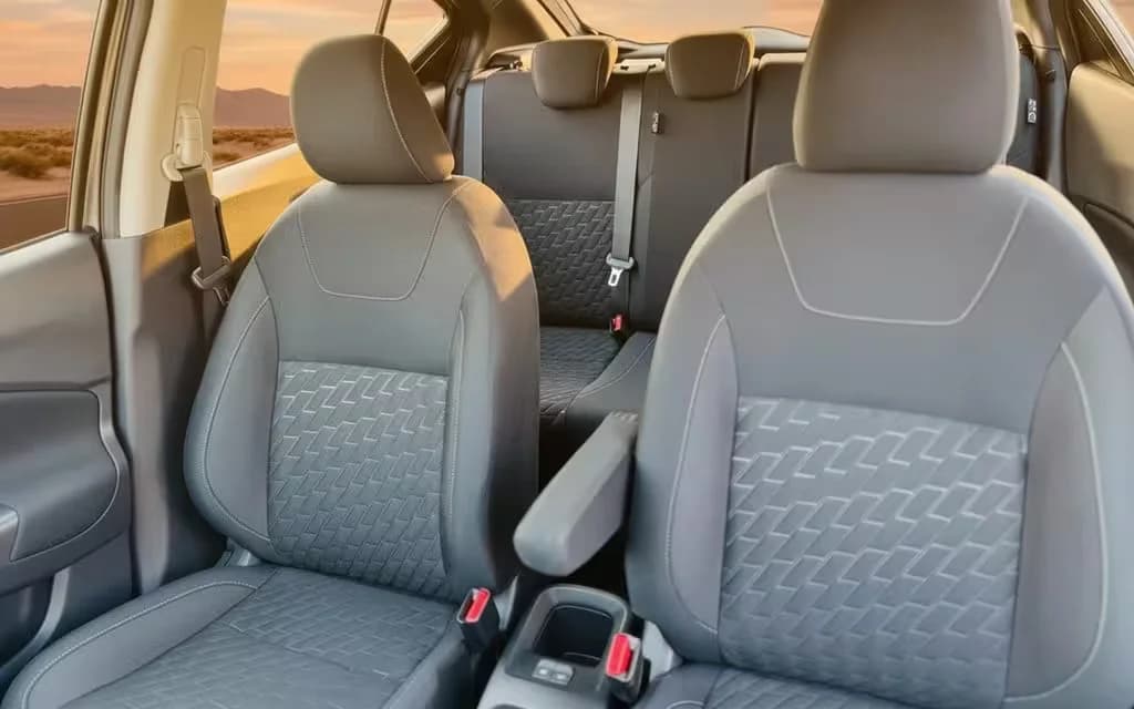 Nissan Kicks 2024 leather seats and cabin – rental in Dubai