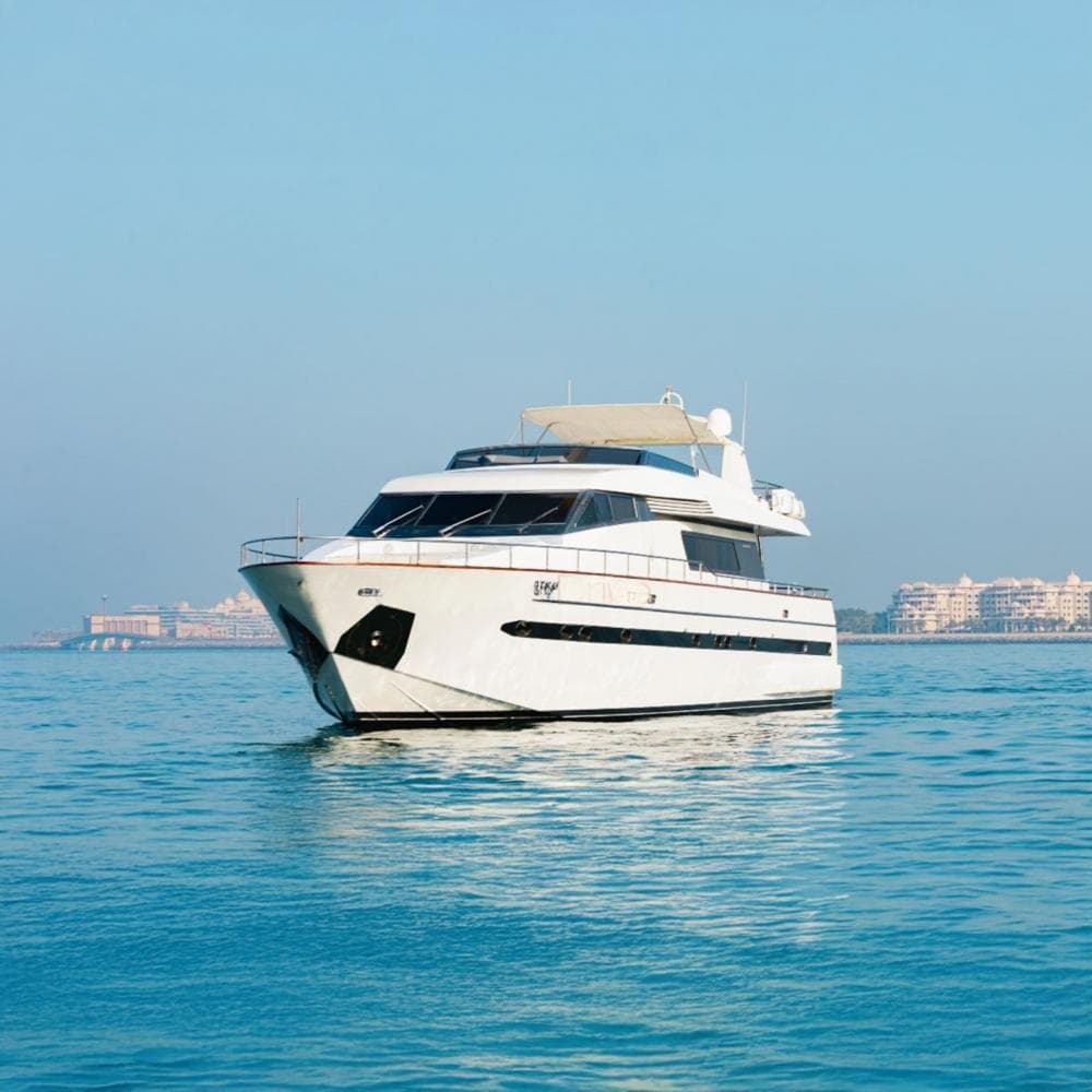 San Lorenzo 82ft luxury yacht rental UAE