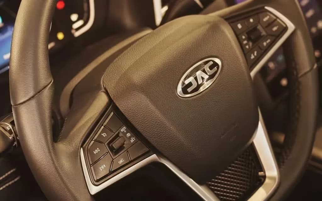 Jac J7 1 05