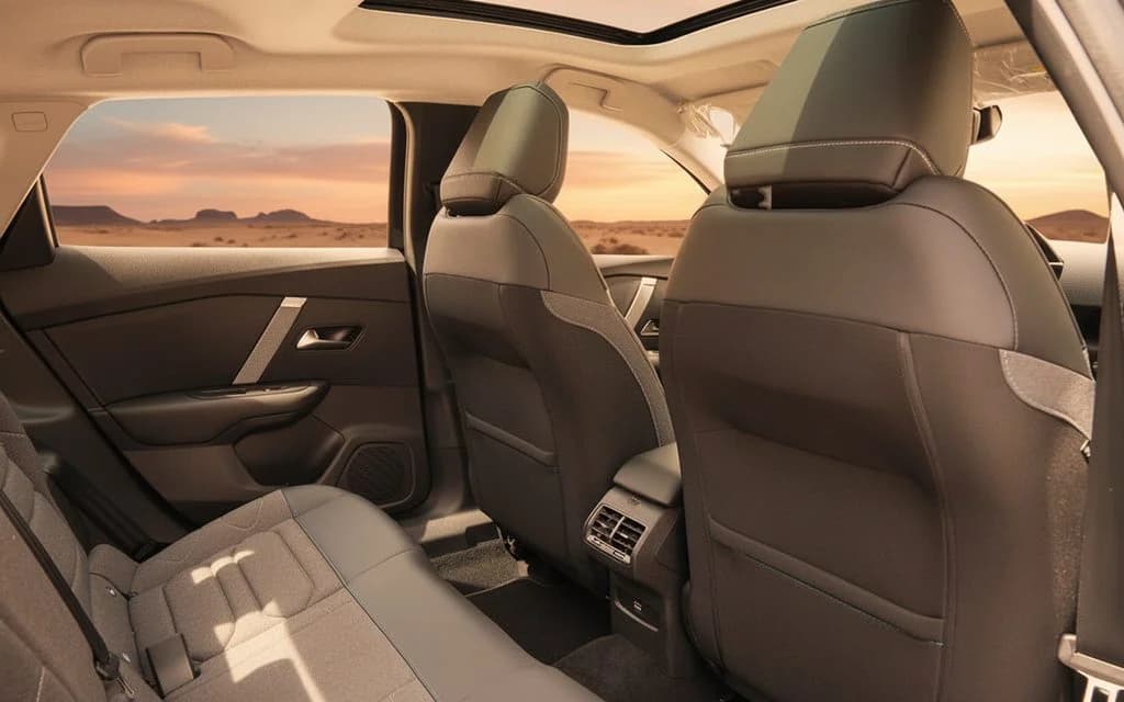 Citroen C4 2025 leather seats and cabin – rental in Dubai
