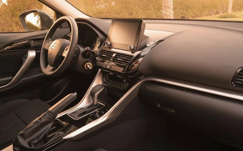 Mitsubishi Eclipse 2025 dashboard and infotainment