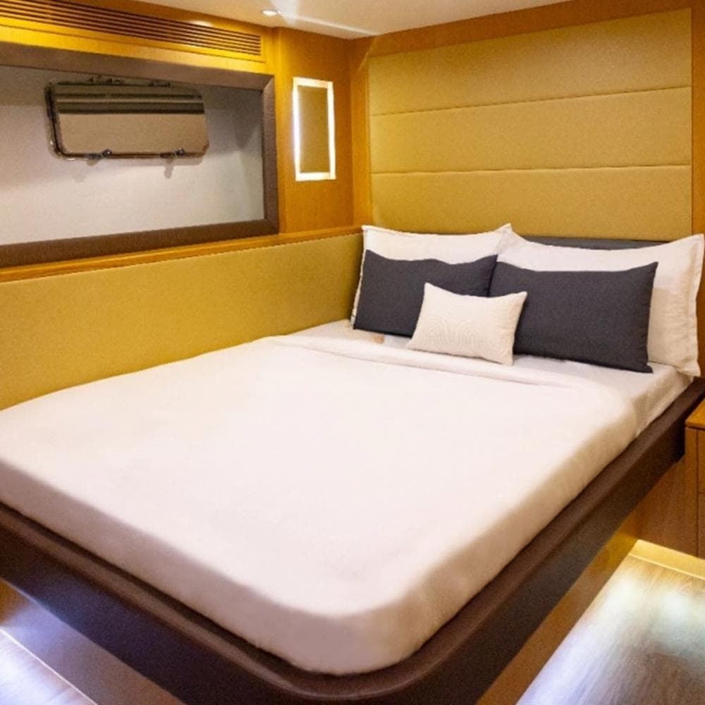 Kona 110 Ft Yacht