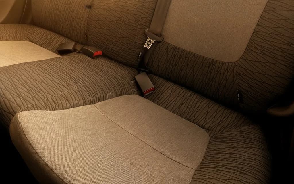 Kia Pegas 2022 leather seats and cabin