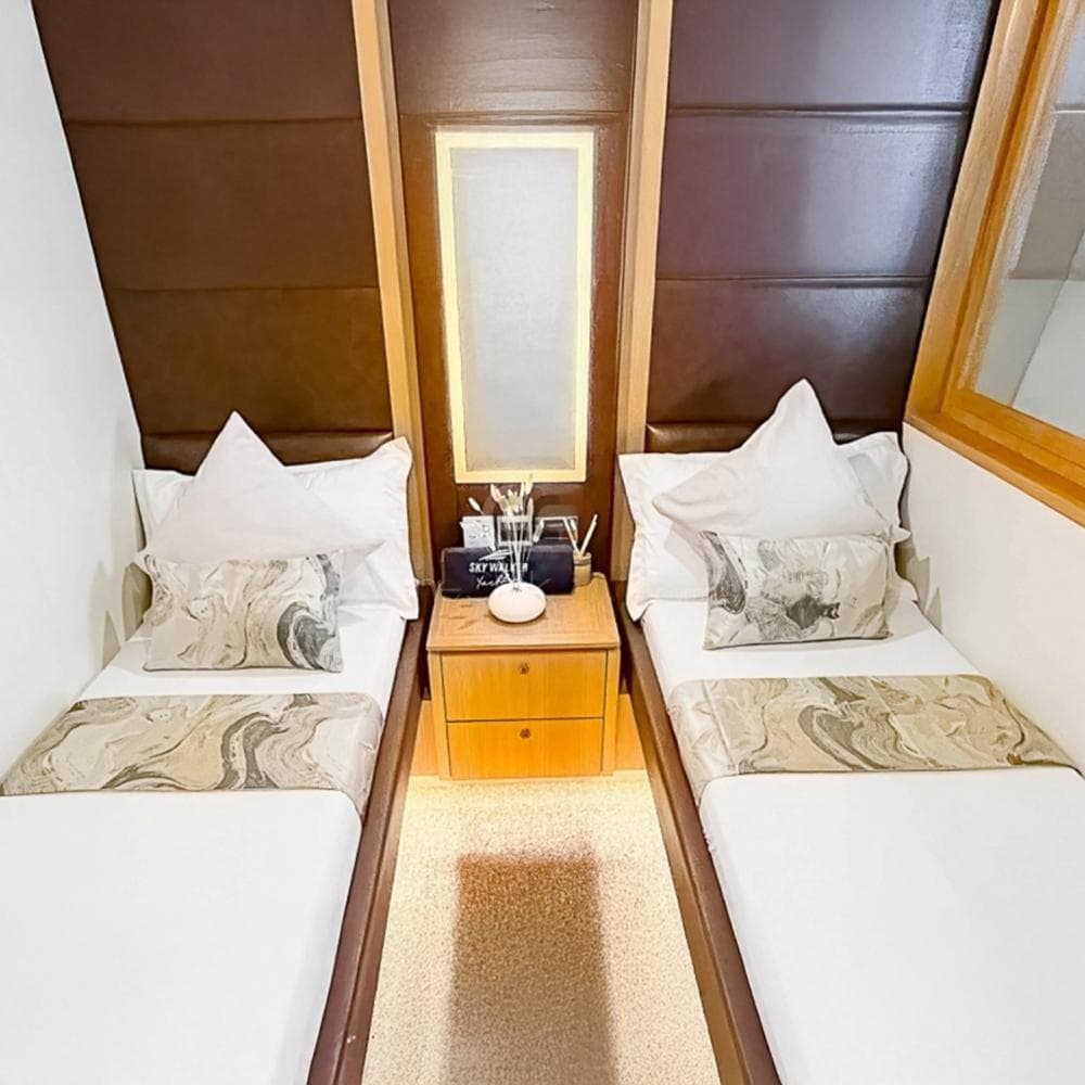 Astra 76ft Yacht