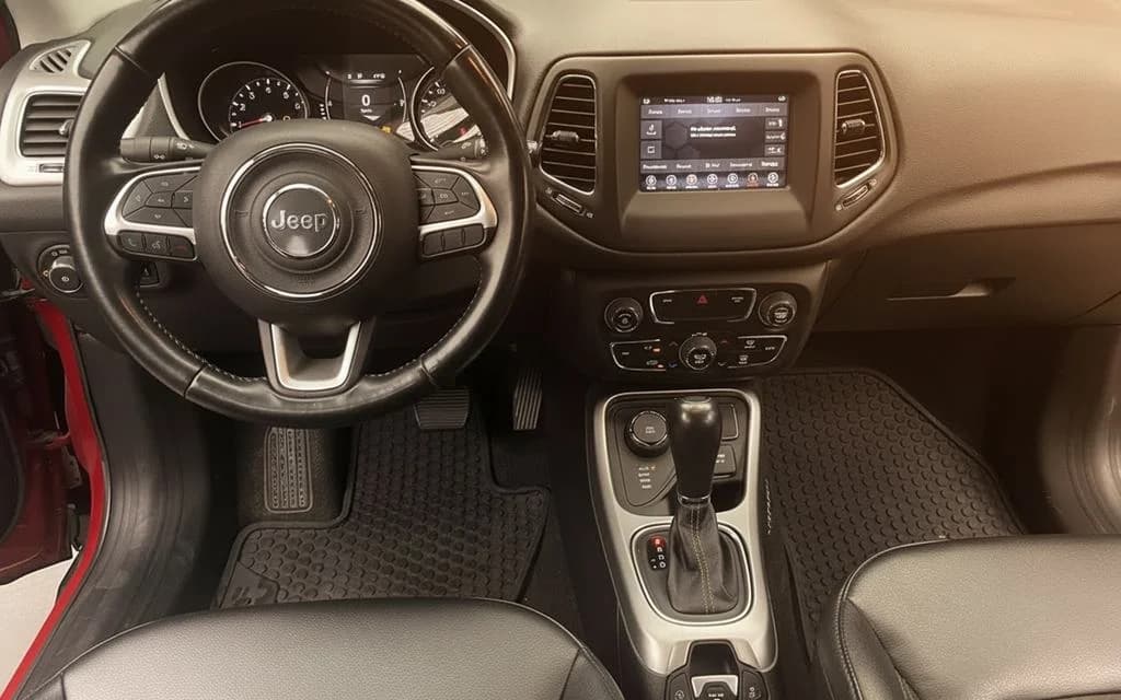 Jeep Compass 2020 dashboard and infotainment – rental in Dubai
