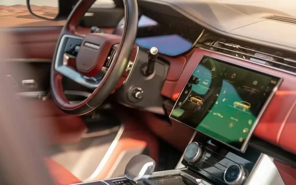 LandRover RangeRover 2023 interior view showing trim – rental in Dubai