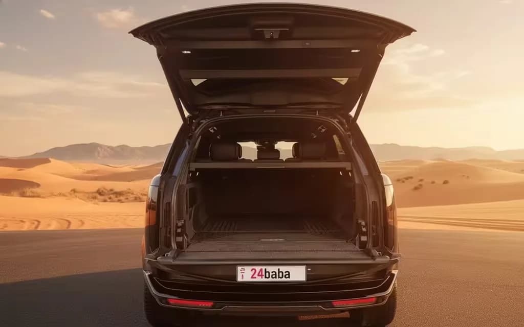 LandRover RangeRoverVogue 2024 Green rear view showing taillights – rental in Dubai