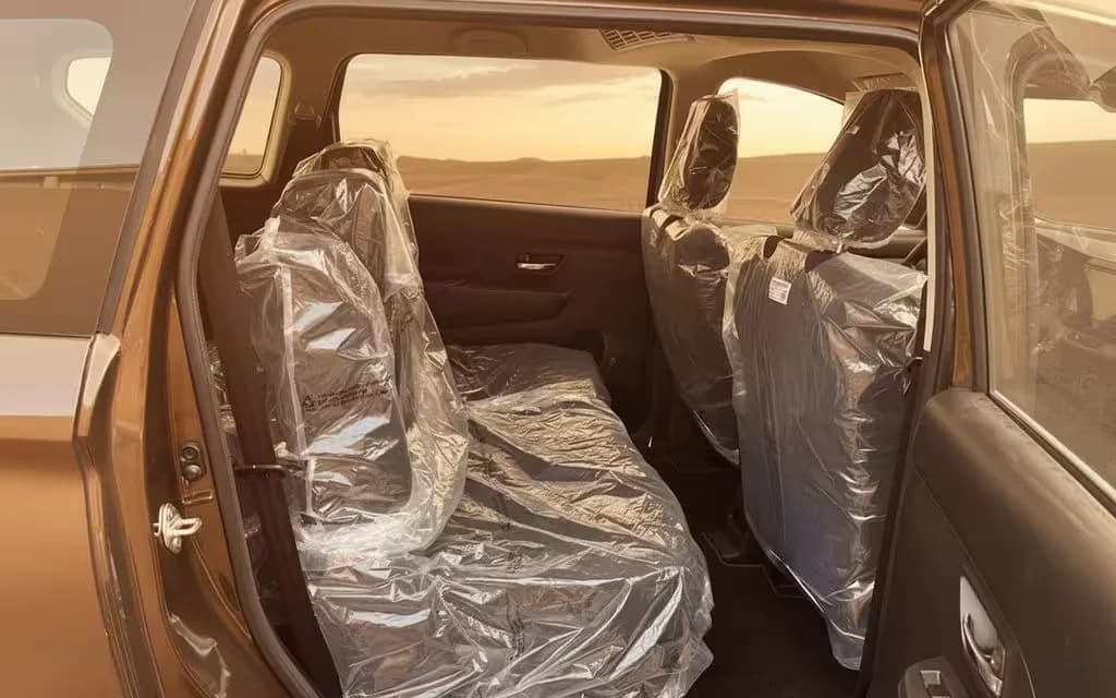 Suzuki Ertiga 2024 leather seats and cabin – rental in Dubai