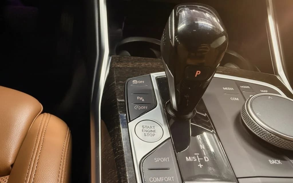 Bmw 430 2023 interior view showing trim – rental in Dubai