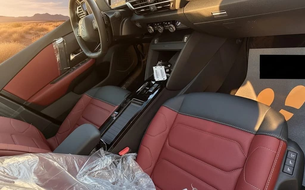 Citroen C4 2024 leather seats and cabin – rental in Dubai