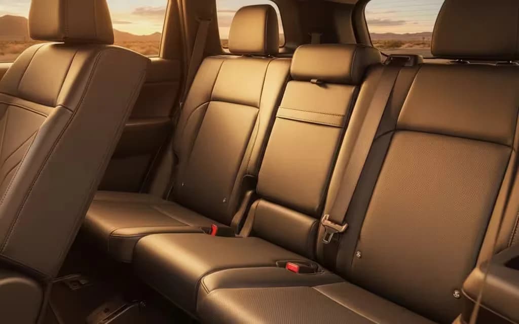 Hyundai SantaFe 2024 leather seats and cabin – rental in Dubai
