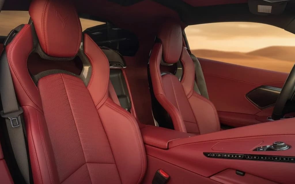 Chevrolet Corvette 2022 leather seats and cabin