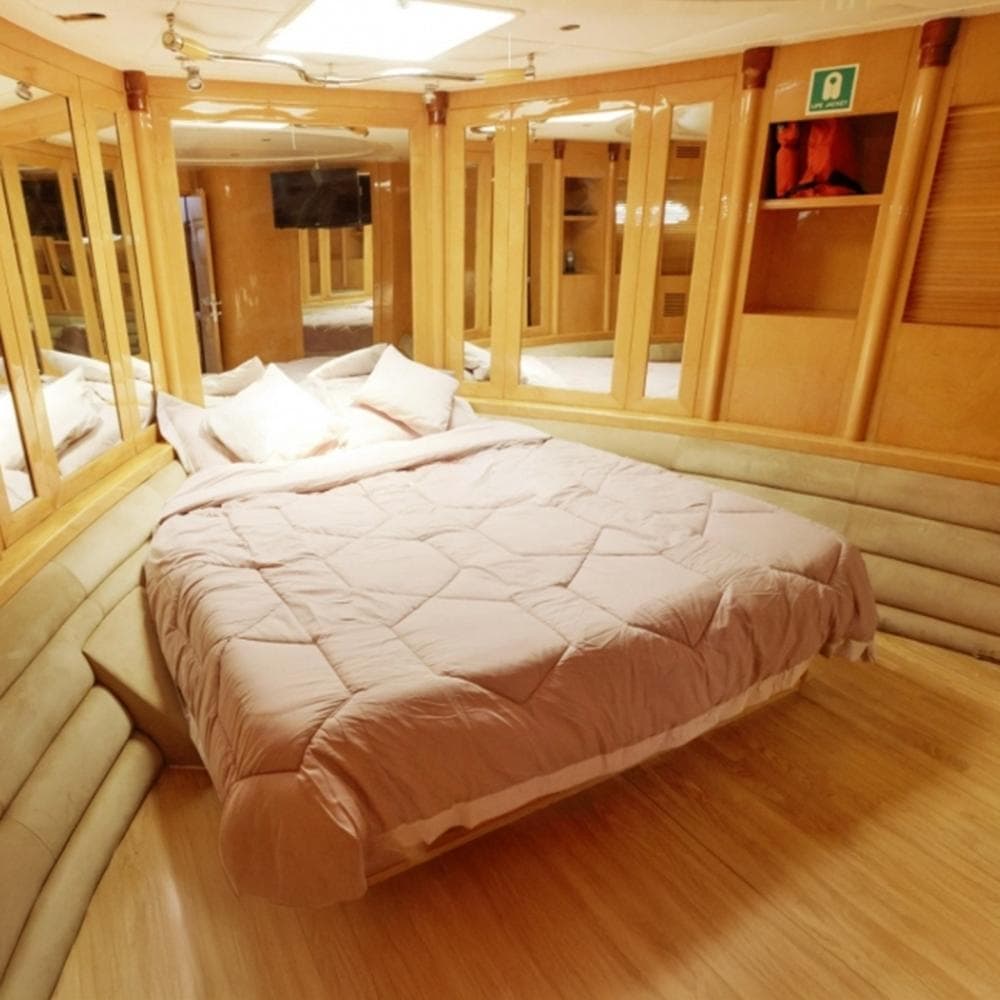 Gulf Craft 95 Yacht