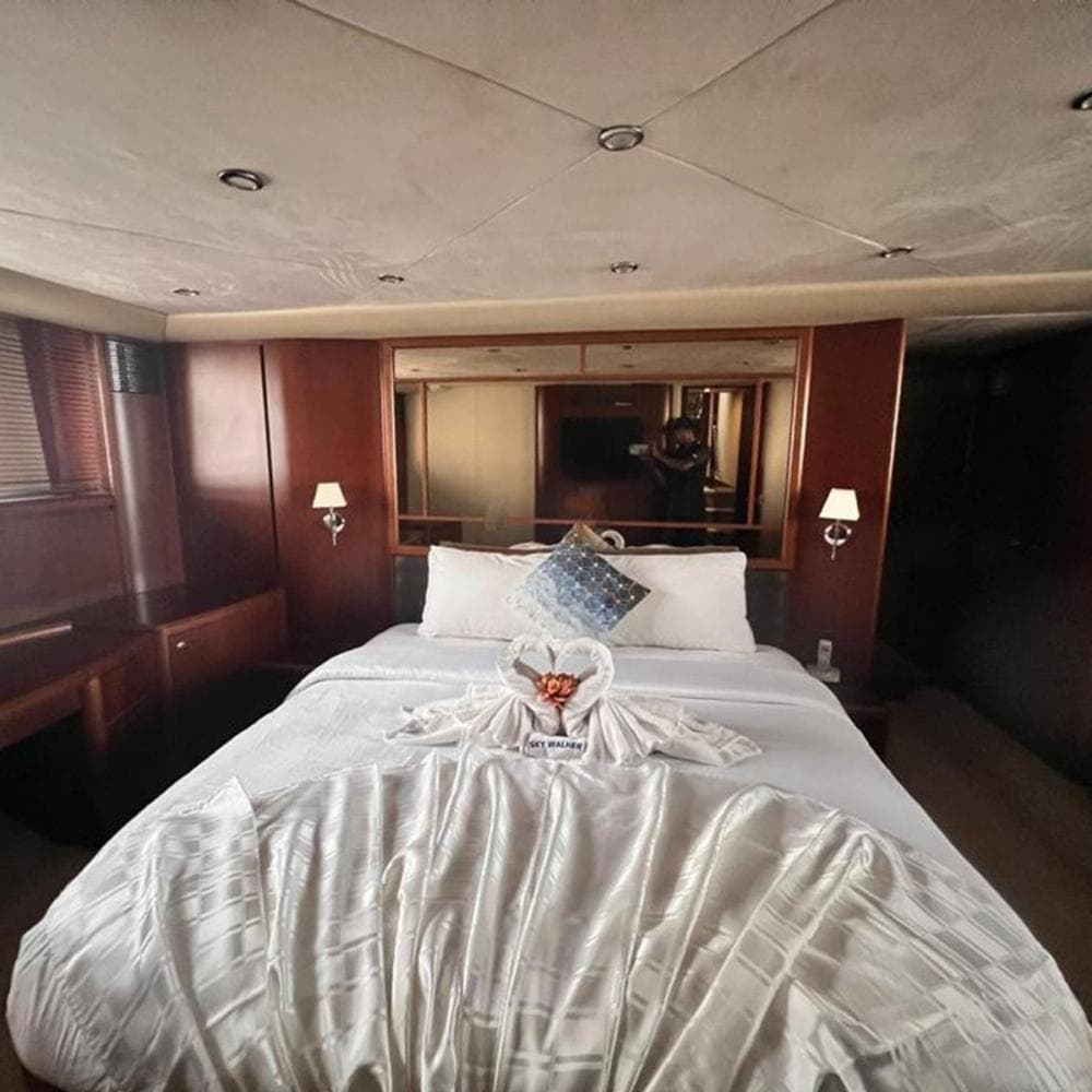 Astra 76ft Yacht