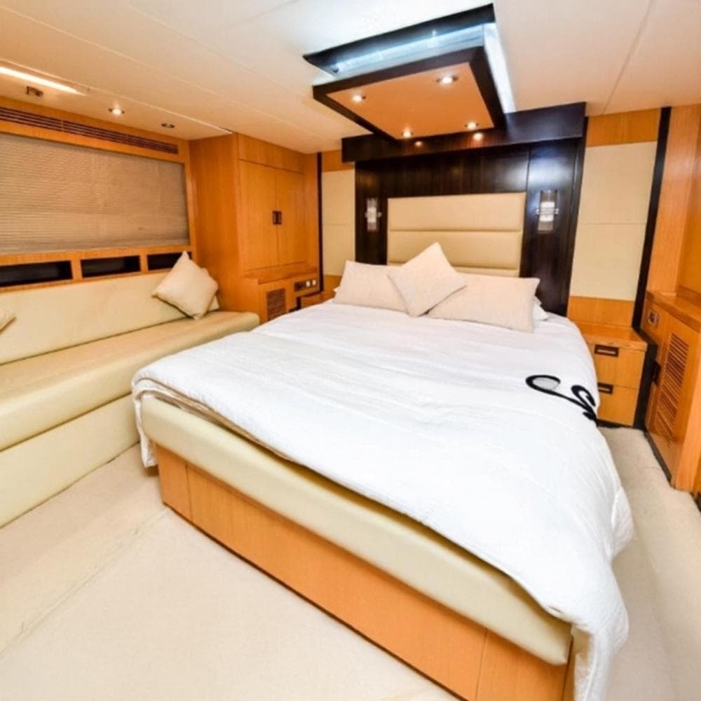 Majesty 66 Ft