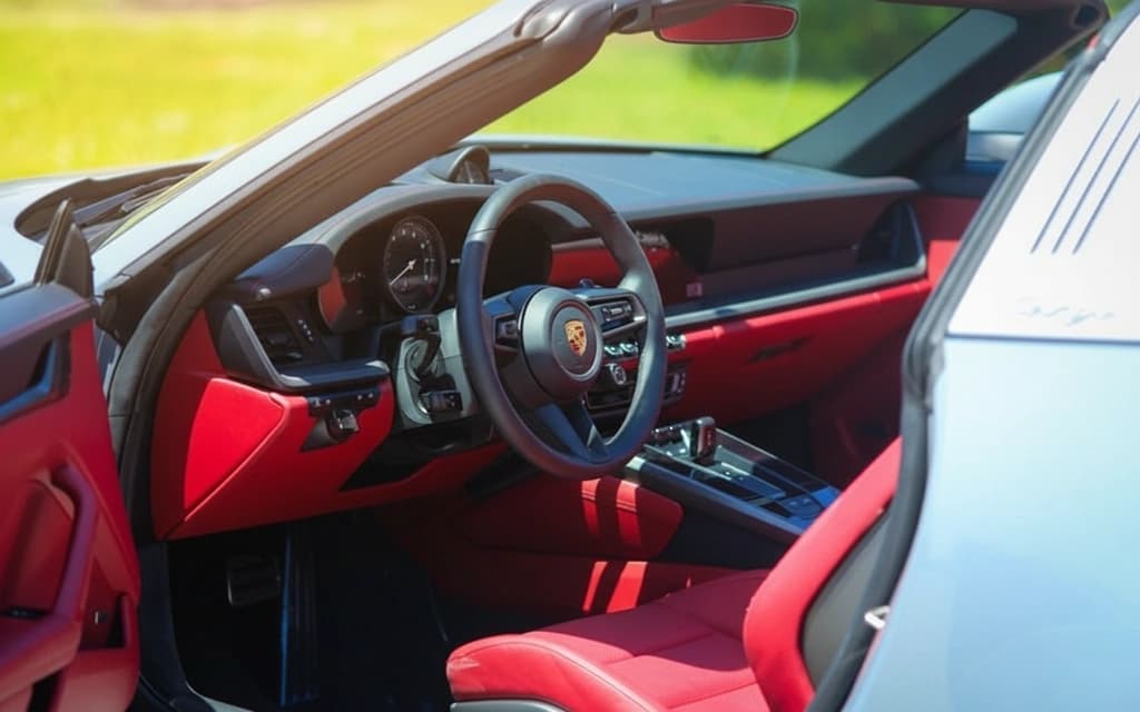 Porsche 911 Targa 4 GTS Spyder 2023