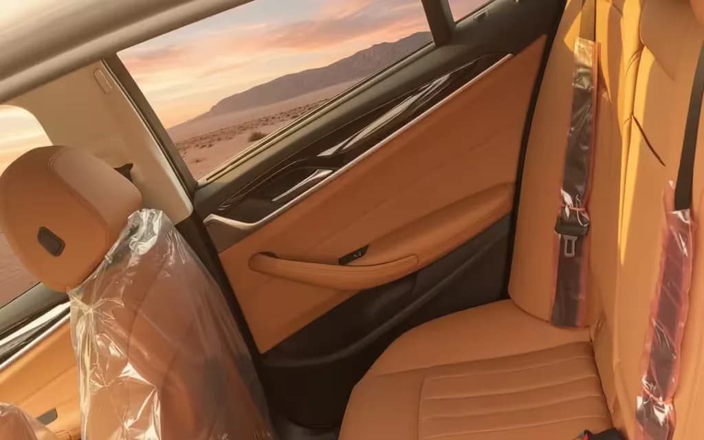 Bmw 520 2021 leather seats and cabin – rental in Dubai