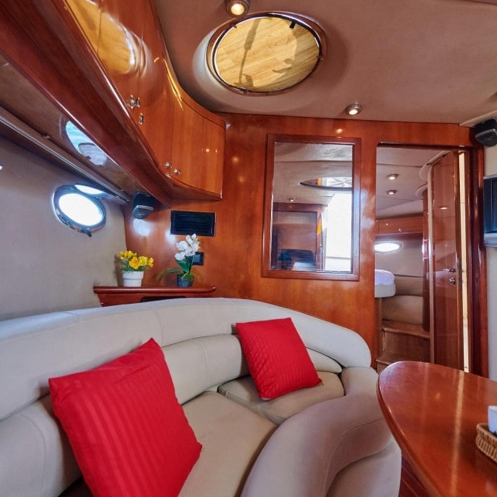 Majesty - 45ft Yacht