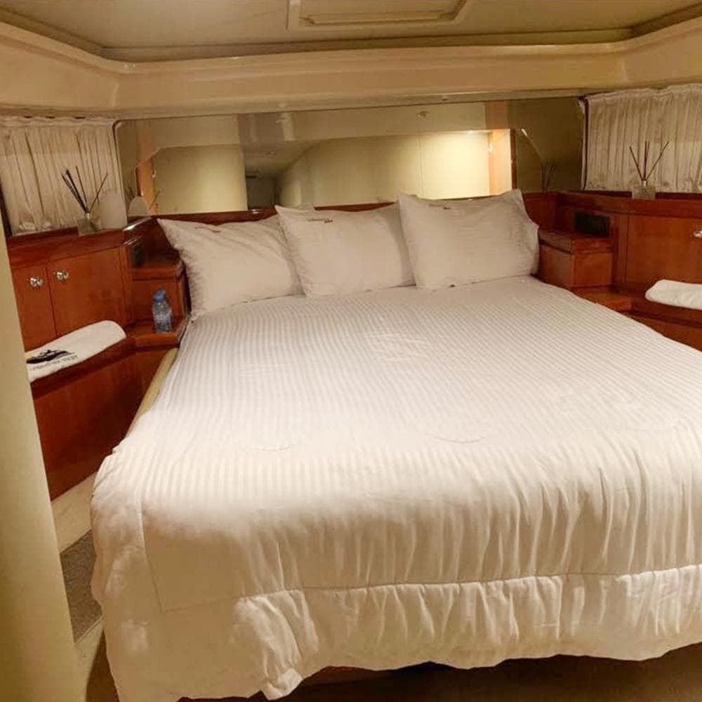 Ferretti 65ft Yacht