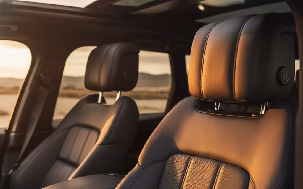 LandRover RangeRoverSport 2022 leather seats and cabin – rental in Dubai