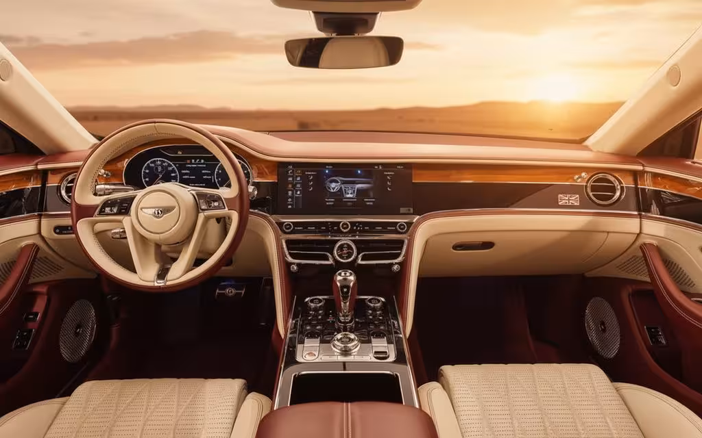 Bentley ContinentalFlyingSpur 2023 dashboard and infotainment – rental in Dubai