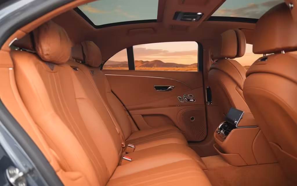 Bentley ContinentalFlyingSpur 2024 leather seats and cabin – rental in Dubai