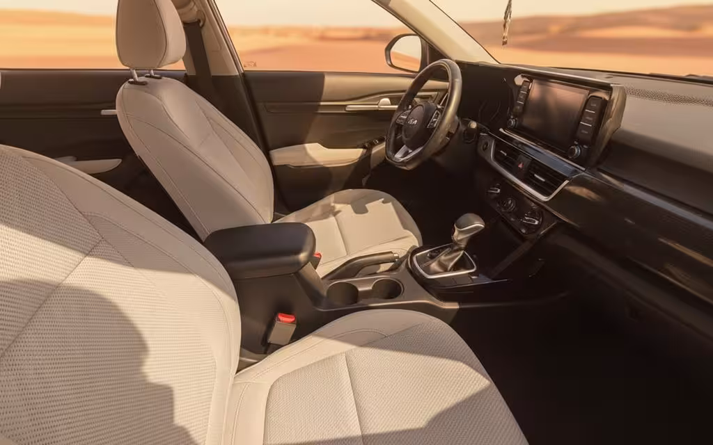 Kia Seltos 2025 dashboard and infotainment – rental in Dubai