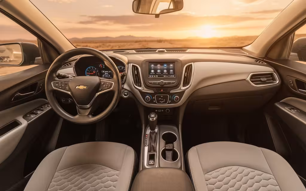 Chevrolet Equinox 2020 dashboard and infotainment – rental in Dubai