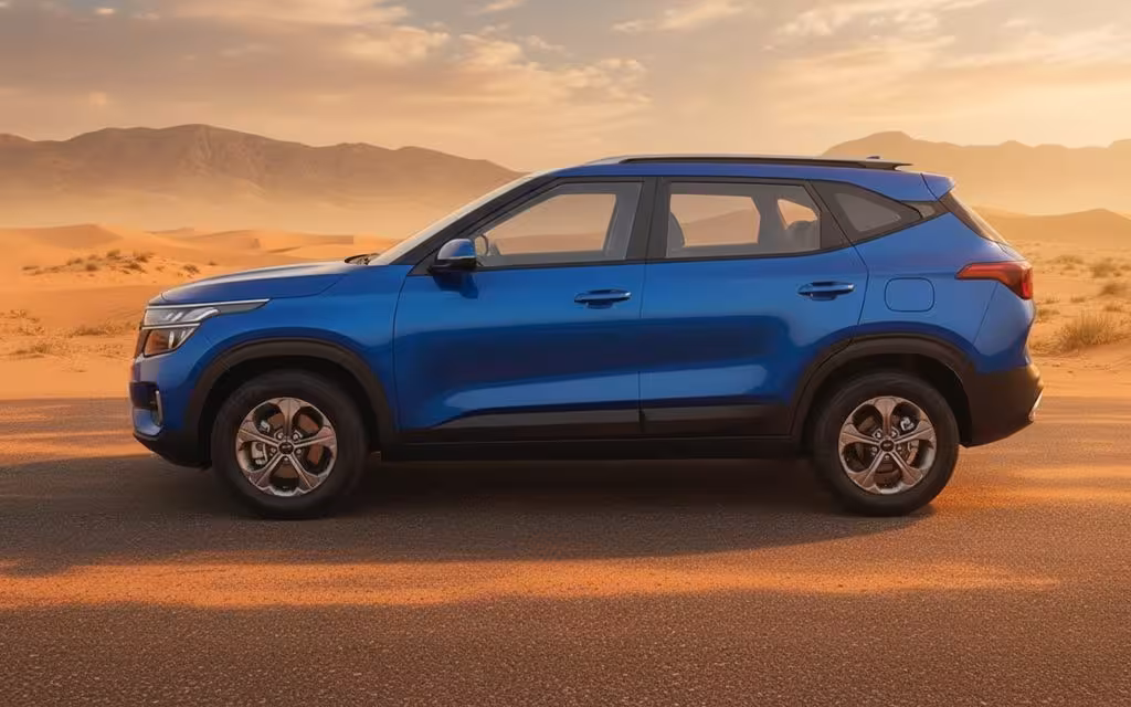 Kia Seltos 2022 Blue side profile – rental in Dubai