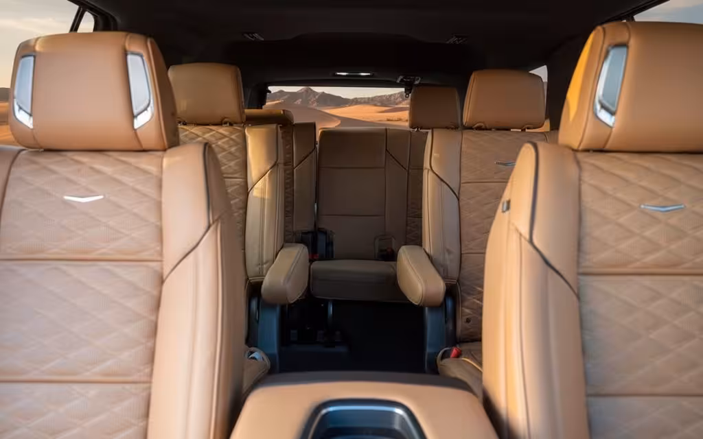Cadillac Escalade 2022 leather seats and cabin – rental in Dubai