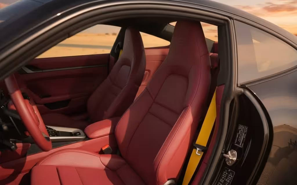 Porsche 911 2025 leather seats and cabin – rental in Dubai