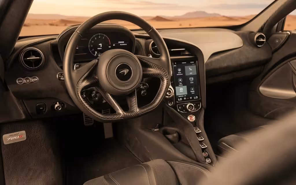 Mclaren 720S 2022 interior view showing trim – rental in Dubai