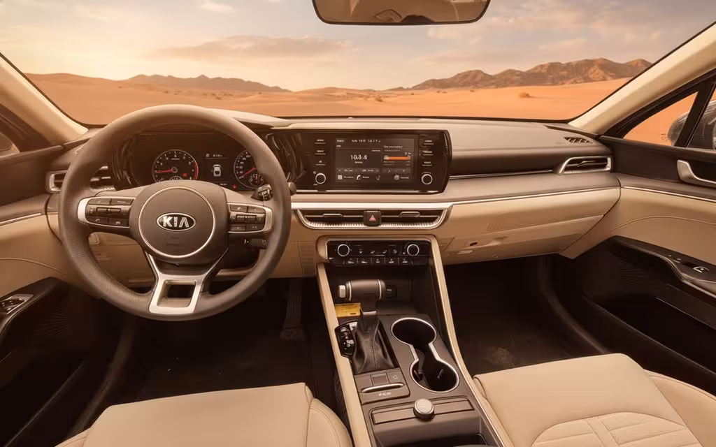 Kia K5 2022 dashboard and infotainment – rental in Dubai