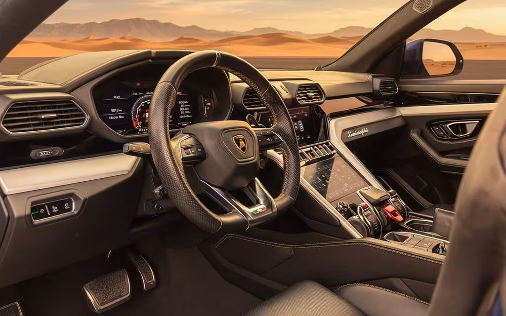 Lamborghini Urus 2021 interior view showing trim – rental in Dubai