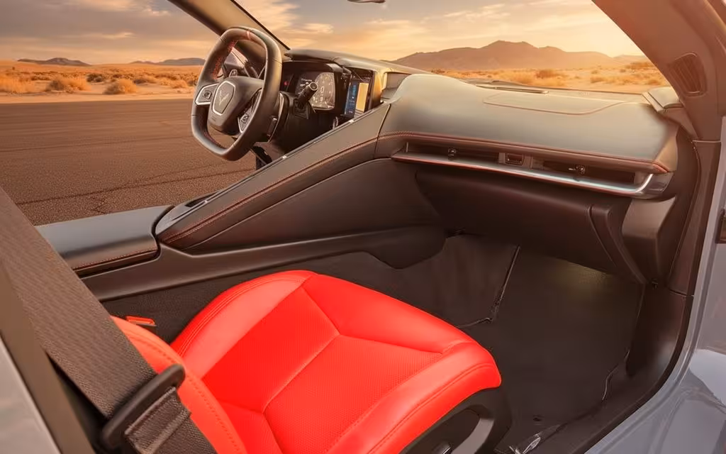 Chevrolet Corvette 2024 leather seats and cabin – rental in Dubai