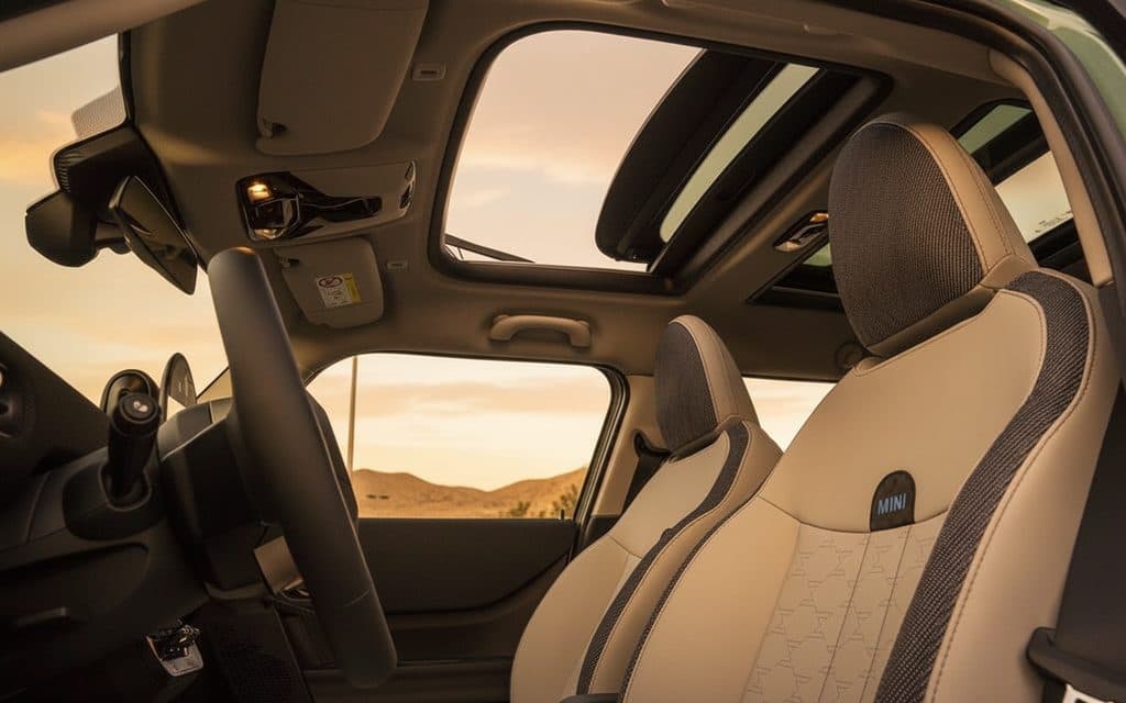 Mini Cooper 2025 leather seats and cabin