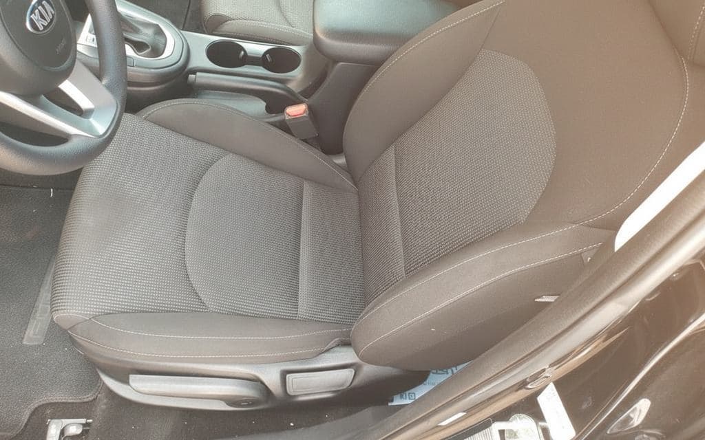 Kia Forte 2021 leather seats and cabin