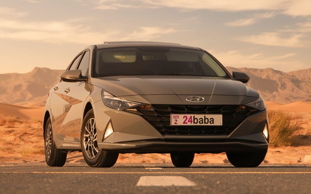 Hyundai Elantra 2022 Grey front view with headlights