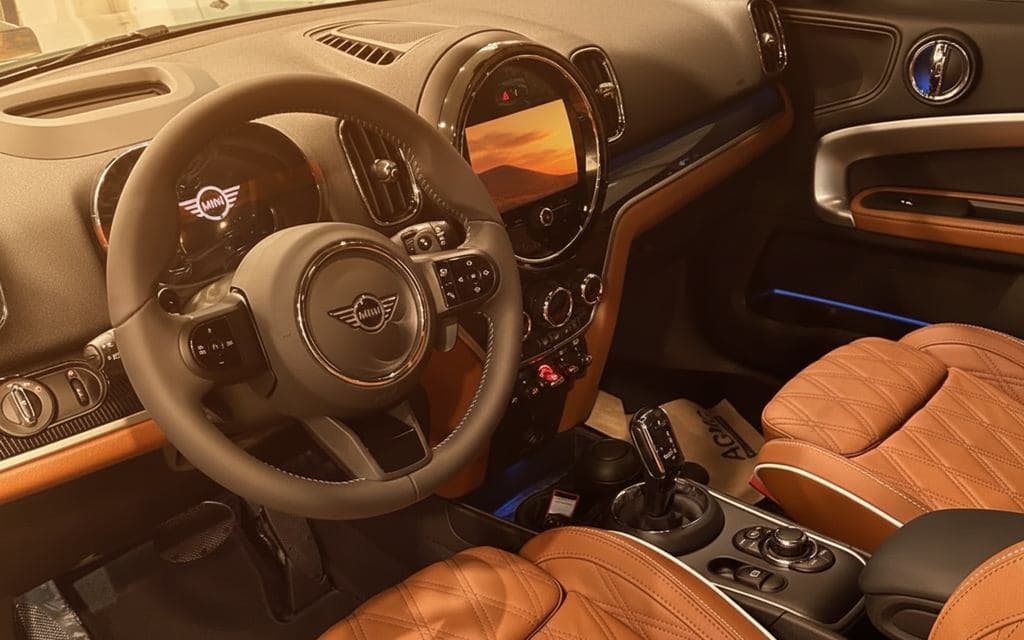 Mini Countryman 2023 interior view showing trim