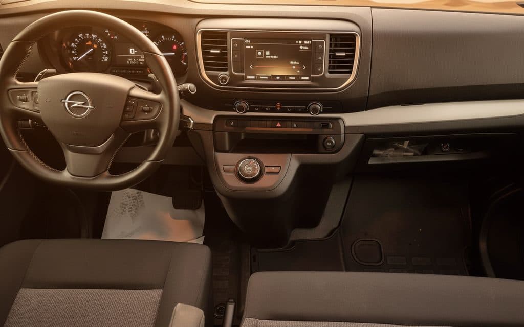 Opel Zafira 2022 interior view showing trim