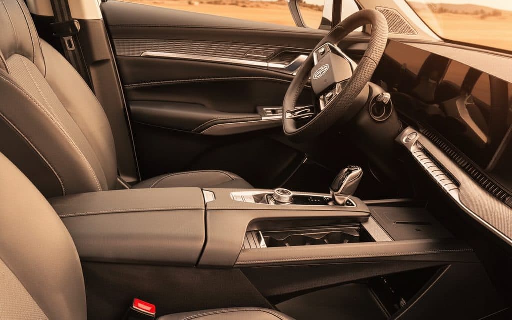 Mg Rx9 2025 interior view showing trim