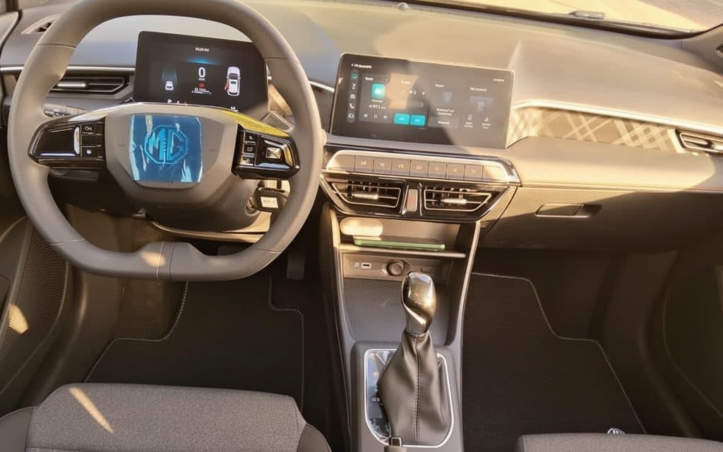 Mg 3 2025 interior view showing trim