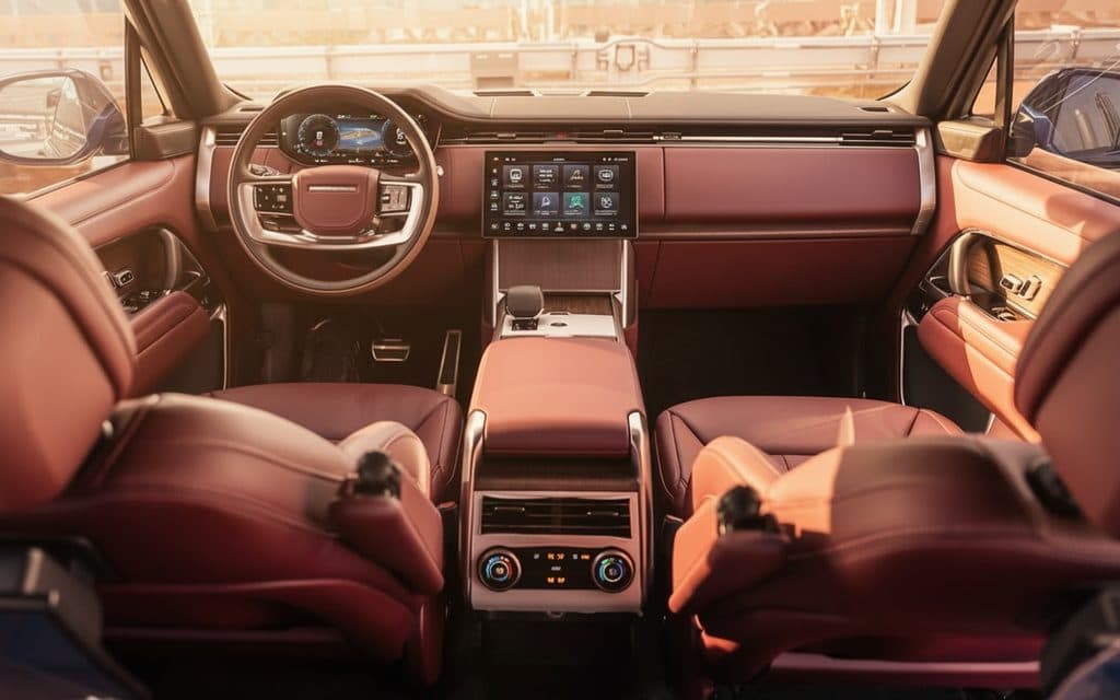 LandRover RangeRoverVogueHse 2025 dashboard and infotainment – rental in Dubai