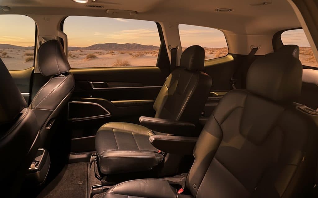 Kia Telluride 2023 leather seats and cabin