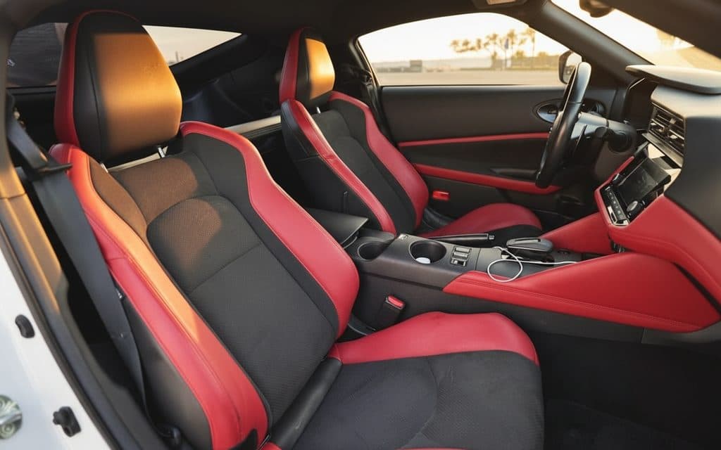 Nissan 370Z 2023 leather seats and cabin
