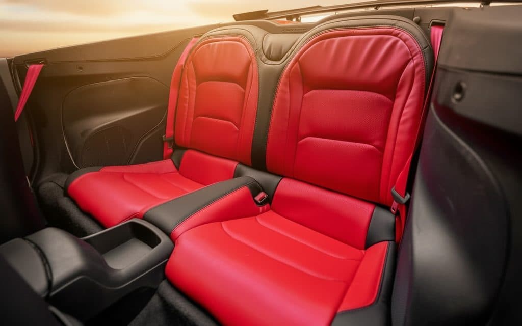 Chevrolet Camaro 2025 leather seats and cabin