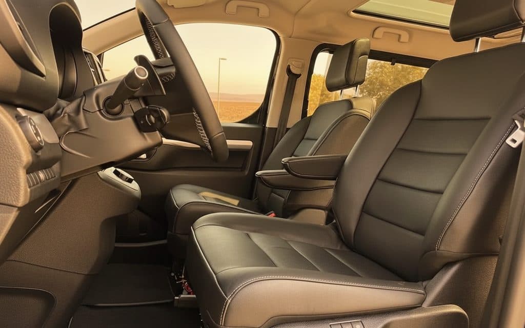 Citroen Spacetourer 2023 leather seats and cabin