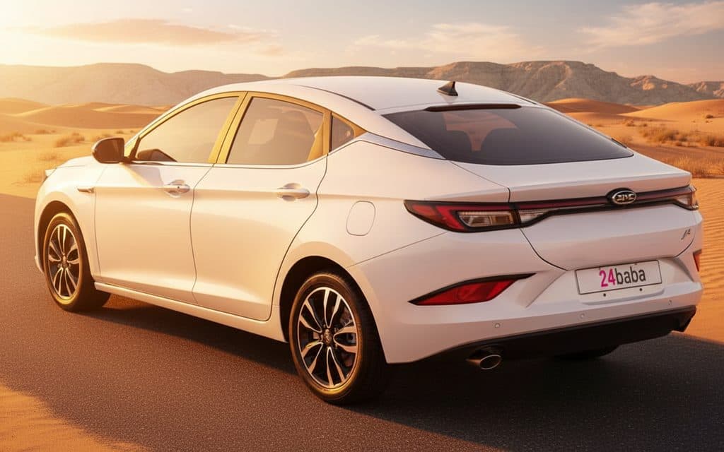 Jac J7 2023 White rear view showing taillights