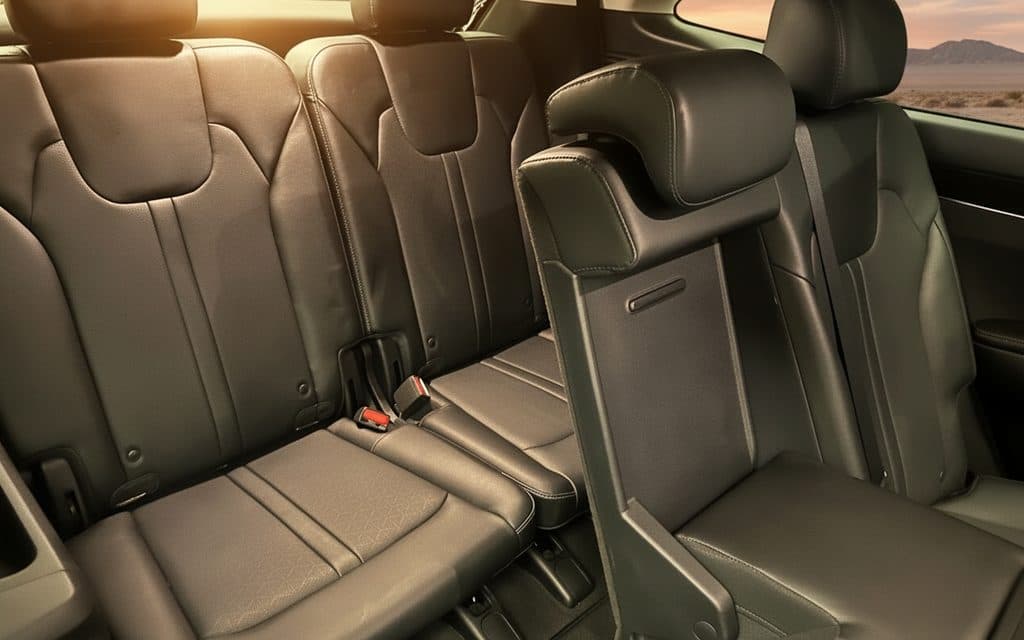 Kia Sorento 2022 leather seats and cabin